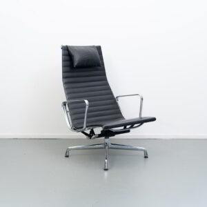 Vitra Eames EA 124 Fauteuil Zwart Leer