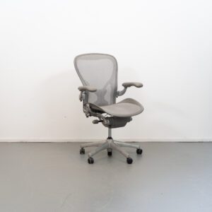 Herman Miller Aeron Mineral Pellicle Maat B - Aluminium