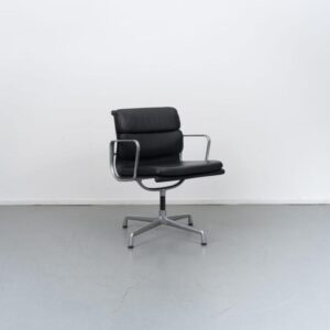 Vitra Eames EA 208 Stoel Zwart Leer - Chroom
