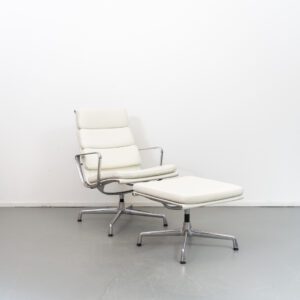 Vitra Eames EA 216 Fauteuil Wit Leer + Hocker