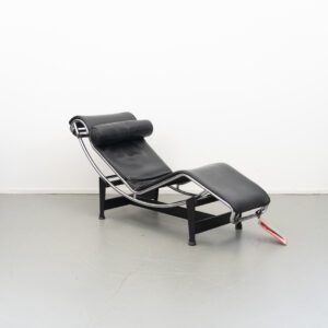 Cassina LC4 Chaise Longue Zwart Leer