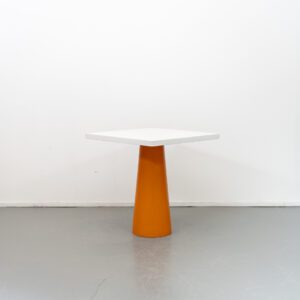 Moooi Container Tafel Wit Kunststof - Oranje