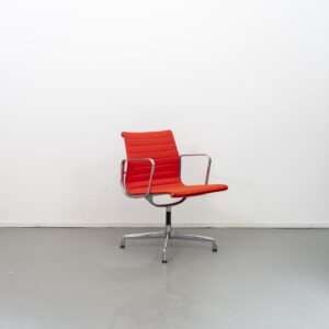 Vitra Eames EA 108 Stoel Rood Hopsak - Chroom