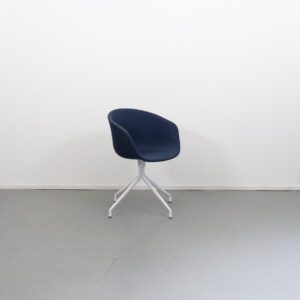 Hay AAC 21 Stoel Blauw Stof - Wit