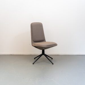 Normann Copenhagen Off Chair Stoel Laag Bruin Stof - Zwart