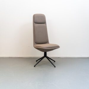 Normann Copenhagen Off Chair Stoel Hoog Bruin Stof - Zwart