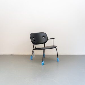 Audo Copenhagen Co Lounge Chair Fauteuil Zwart Hout
