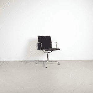 Vitra Eames EA 104 Stoel Bruin Hopsak - Aluminium