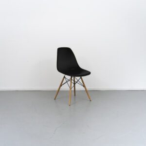 Vitra Eames DSW Stoel Kunststof Zwart - Hout