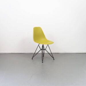 Vitra Eames DSR Stoel Kunststof Mosterdgroen - Zwart