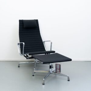 Vitra Eames EA 124 Fauteuil Zwart Hopsak + Hocker