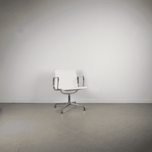 Vitra Eames EA 107 Stoel Wit Leer - Chroom