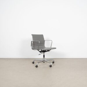 Vitra Eames EA 117 Bureaustoel Grijs Leer - Aluminium