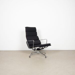 Vitra Eames Soft Pad Chair EA222 Fauteuil Zwart Leer