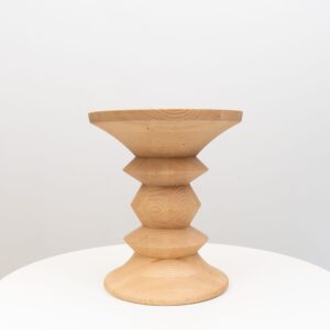 Vitra Eames Stool Krukje Kastanjehout (A)