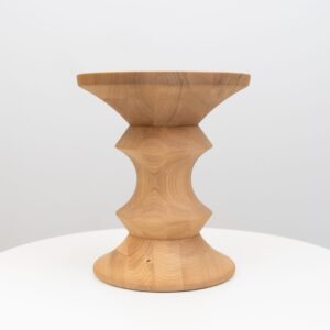 Vitra Eames Stool Krukje Kastanjehout (C)