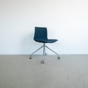Arper Catifa 46 Bureaustoel Blauw Stof - Aluminium