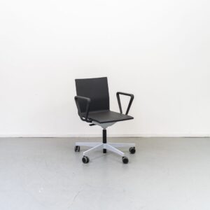 Vitra .04 Bureaustoel Zwart Kunststof - Gepoedercoat Zilver