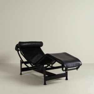 Cassina LC4 Chaise Longue Fauteuil Zwart Leer
