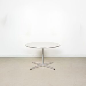 Fritz Hansen A222 Tafel Rond Wit Ø75 cm - Aluminium