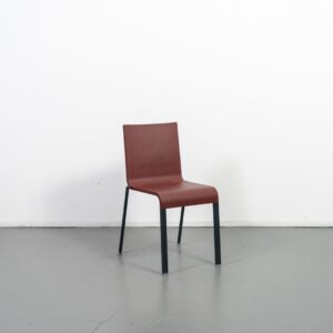 Vitra .03 Stoel Rood Kunststof (Stapelbaar) - Zwart