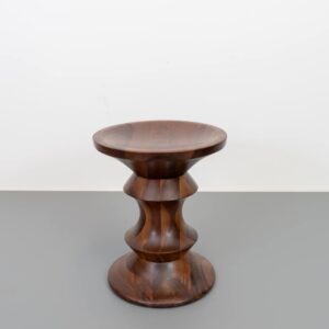 Vitra Eames Stool C Kruk Walnoot Hout